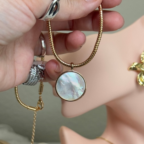 ⚜️❤️🔥 Camila Coelho Gold and Pearl Radiant Necklace 💫 - Picture 10 of 11